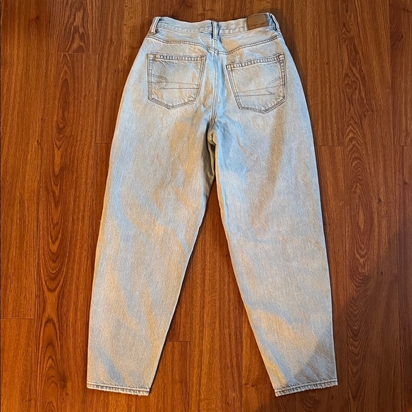 American Eagle Relaxed Mom Jeans - Picture 6 of 6
